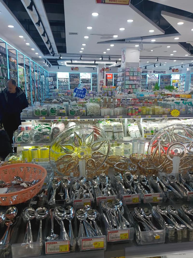贸易公司注册资金最低需要多少钱?这家成都晶弘佳贸易公司的经历或能给你答案。